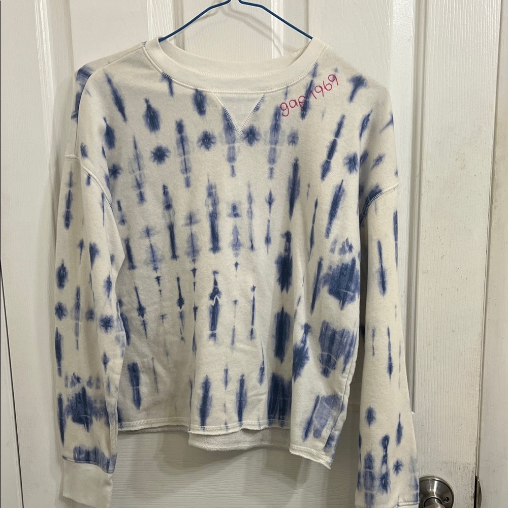 GAP 1969 Blue and Cream Tie-Dye Sweatshirt